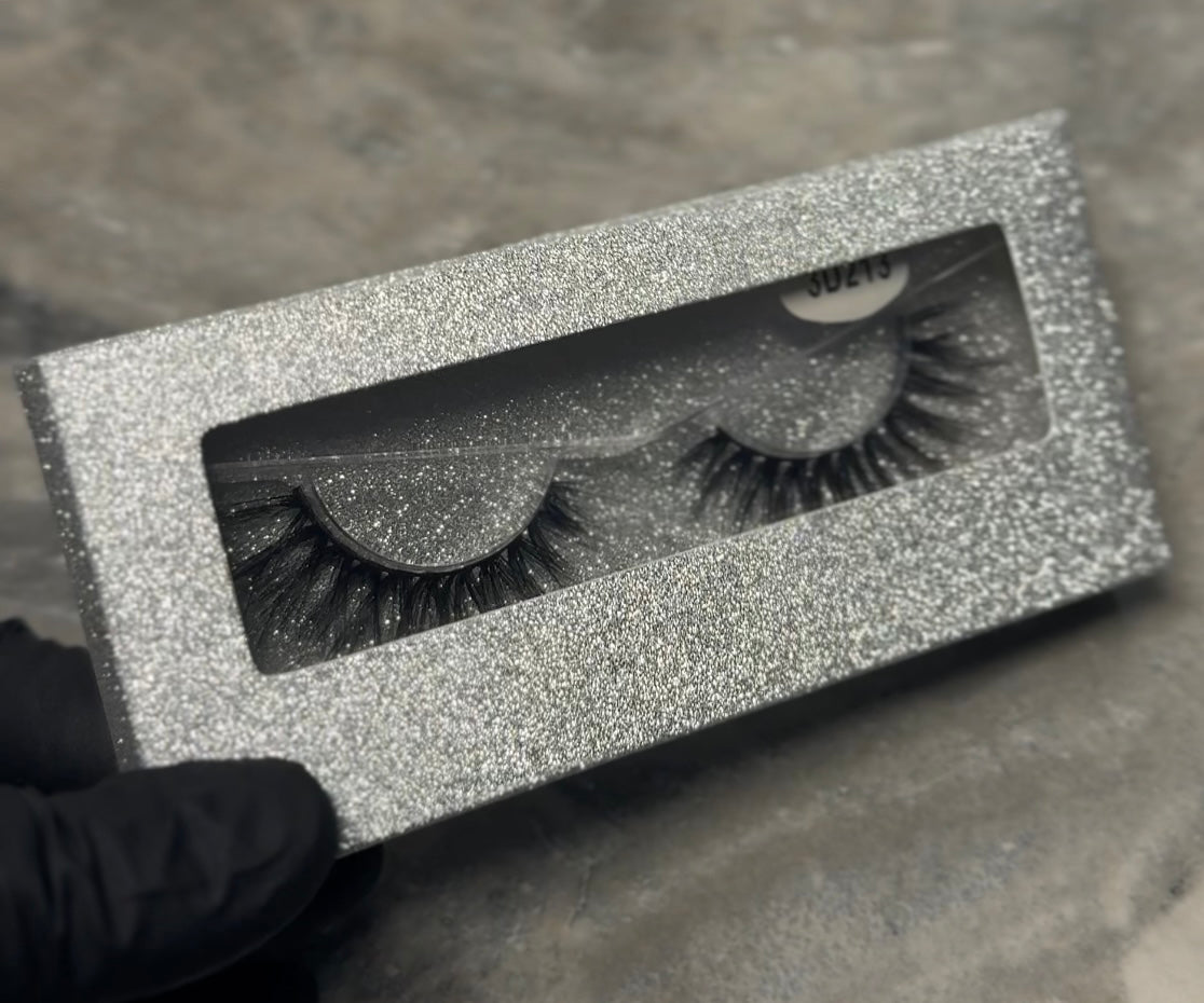 Glamorous Glue- On Eyelashes
