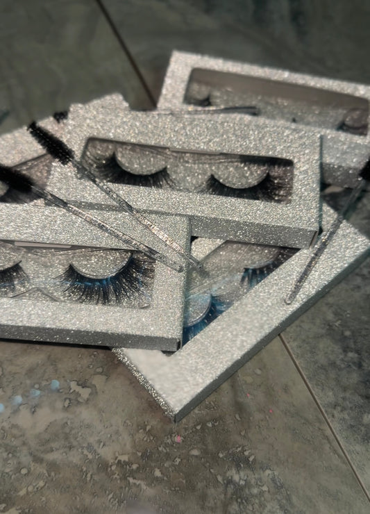 Glamorous Glue- On Eyelashes